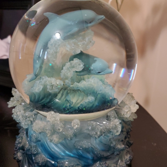 Dolphin Snow Globe Twinkle Collectibles - Picture 2 of 7